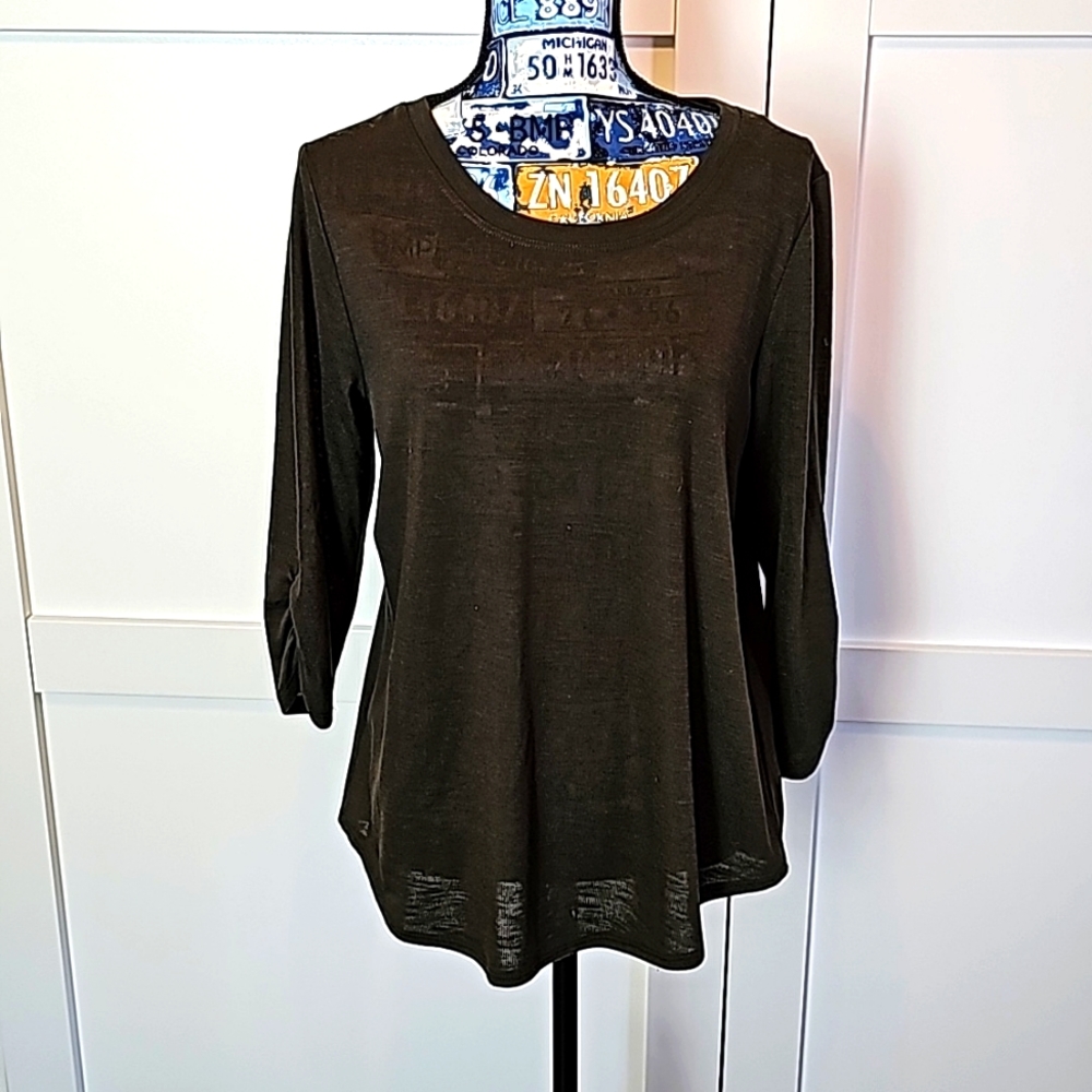 APT 9 petite Large three-quarter bunched sleeve shirt.